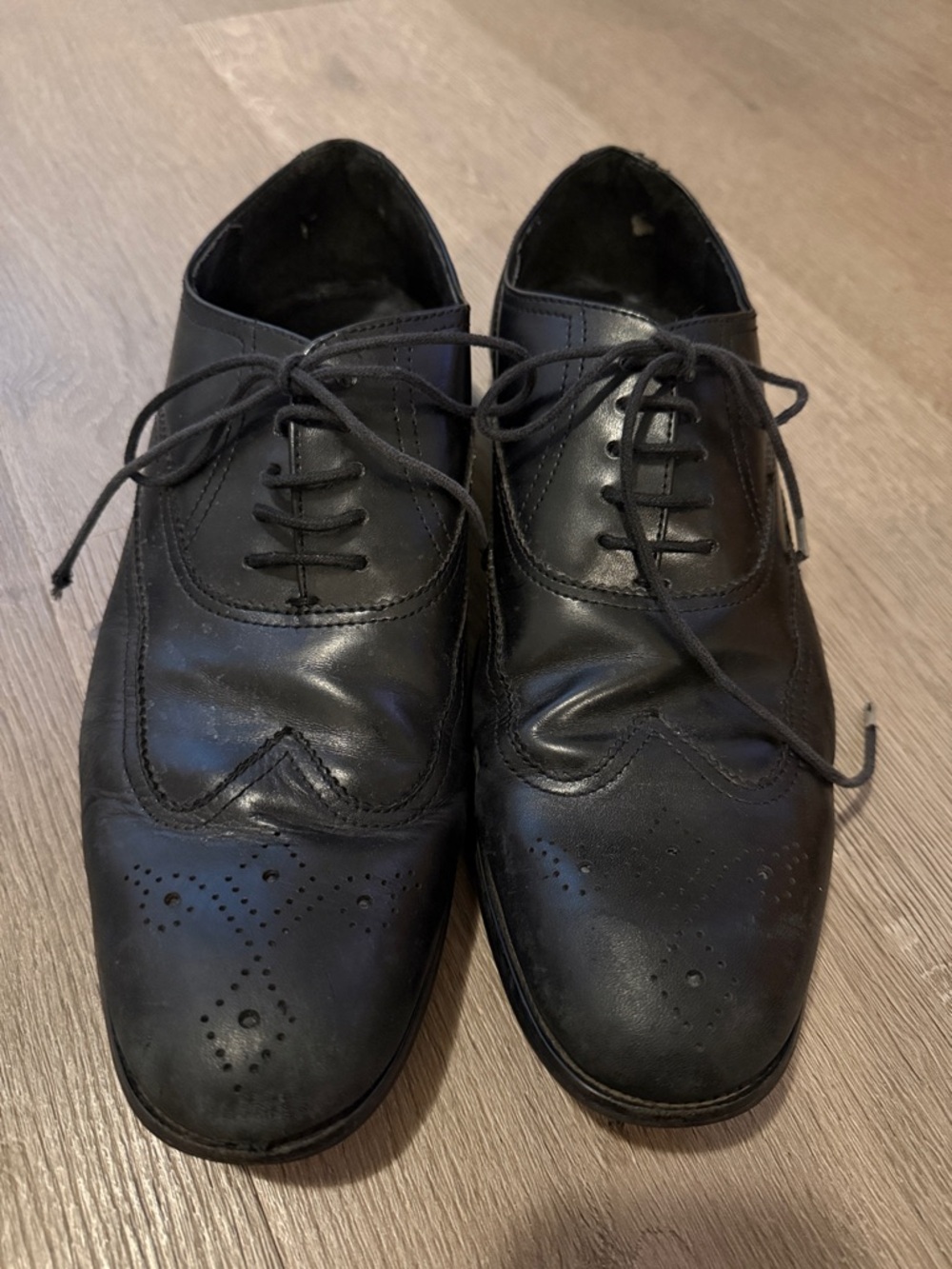 Steve Madden Black Leather Wingtip Derby Shoes